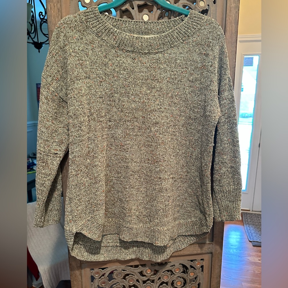 Jessica Simpson sweater